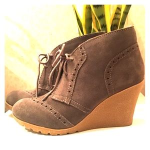 NWOB MIA Wedge Booties